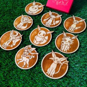 Set de 9 Porta-copos de Madeira Coloridos do Pokémon, Eevee, Vaporeon, Jolteon, Flareon, Espeon, Umbreon, Leafon, Glaceon, Sylveon, Geek, Nerd