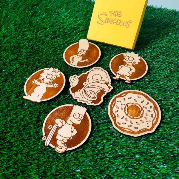 Set de 6 Porta-copos de Madeira Coloridos dos Simpsons, Homer, Marge, Bart, Lisa, Maggie, Donut, Presente único, Decoração Para Casa Geek