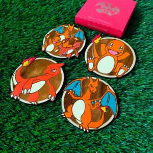 Set de 4 Porta-copos Coloridos de Madeira do Pokémon, Charmander, Charmeleon, Charizard, Presente único, Decoração Geek, Aniversário Nerd, Anime