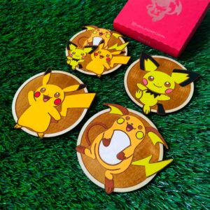 Set de 4 Porta-copos Coloridos de Madeira do Pokémon, pichu, pikachu, raichu, Presente único, Decoração Geek, Aniversário Nerd, Anime