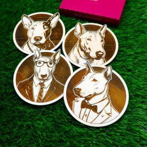 Porta-copos de madeira inspirados em Bull Terrier, cortados e gravados a laser com designs encantadores, perfeitos para amantes da raça | Bull Terrier-inspired wooden coasters, laser cut and engraved with charming designs, perfect for breed lovers