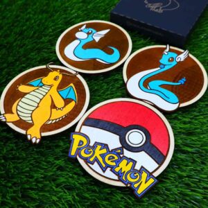 Porta-copos Pokémon em madeira certificada de reflorestamento, cortados e gravados a laser, pintados com cores vibrantes e envernizados para maior durabilidade | Pokémon coasters made of certified reforestation wood, laser cut and engraved, painted with vibrant colors and varnished for extra durability