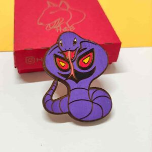 Ímãs de Pokémon feitos em madeira com corte e gravação a laser, pintados com cores vibrantes ou em versão gravada, trazendo à vida personagens icônicos como Pikachu, Charizard, Bulbasaur e Eevee, com super ímãs de neodímio para fixação forte e durável | Laser cut and engraved Pokémon wooden magnets, hand-painted in vibrant colors or elegant engraved style, featuring iconic characters like Pikachu, Charizard, Bulbasaur, and Eevee, equipped with strong neodymium magnets for secure hold.