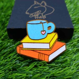Íman artístico de alta qualidade, cortado e gravado a laser, com design criativo e único. Adiciona um toque de arte e sofisticação a qualquer superfície magnética, como frigoríficos ou armários. High-quality artistic magnet, laser-cut and engraved, with a unique and creative design. Adds a touch of art and sophistication to any magnetic surface, such as fridges or cabinets.