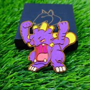 Ímãs de Pokémon feitos em madeira com corte e gravação a laser, pintados com cores vibrantes ou em versão gravada, trazendo à vida personagens icônicos como Pikachu, Charizard, Bulbasaur e Eevee, com super ímãs de neodímio para fixação forte e durável | Laser cut and engraved Pokémon wooden magnets, hand-painted in vibrant colors or elegant engraved style, featuring iconic characters like Pikachu, Charizard, Bulbasaur, and Eevee, equipped with strong neodymium magnets for secure hold.
