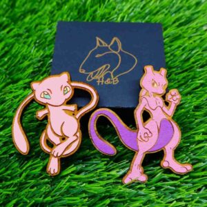 Ímãs de Pokémon feitos em madeira com corte e gravação a laser, pintados com cores vibrantes ou em versão gravada, trazendo à vida personagens icônicos como Pikachu, Charizard, Bulbasaur e Eevee, com super ímãs de neodímio para fixação forte e durável | Laser cut and engraved Pokémon wooden magnets, hand-painted in vibrant colors or elegant engraved style, featuring iconic characters like Pikachu, Charizard, Bulbasaur, and Eevee, equipped with strong neodymium magnets for secure hold.