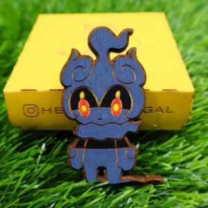 Ímãs de Pokémon feitos em madeira com corte e gravação a laser, pintados com cores vibrantes ou em versão gravada, trazendo à vida personagens icônicos como Pikachu, Charizard, Bulbasaur e Eevee, com super ímãs de neodímio para fixação forte e durável | Laser cut and engraved Pokémon wooden magnets, hand-painted in vibrant colors or elegant engraved style, featuring iconic characters like Pikachu, Charizard, Bulbasaur, and Eevee, equipped with strong neodymium magnets for secure hold.